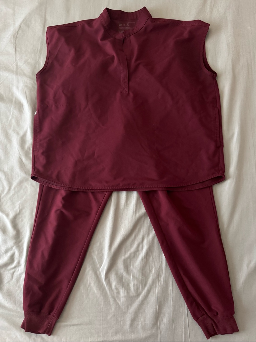 FIGS XL Women's Maroon Rafalea Oversized Scrub Top and Zamora Jogger